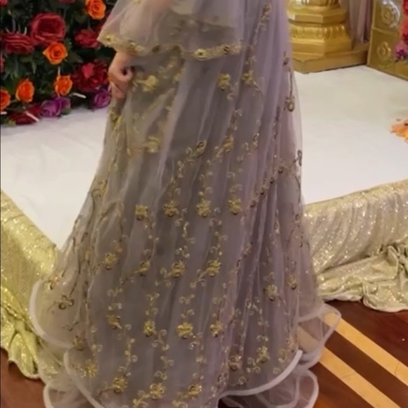 Indian dress - Picture 5 of 5